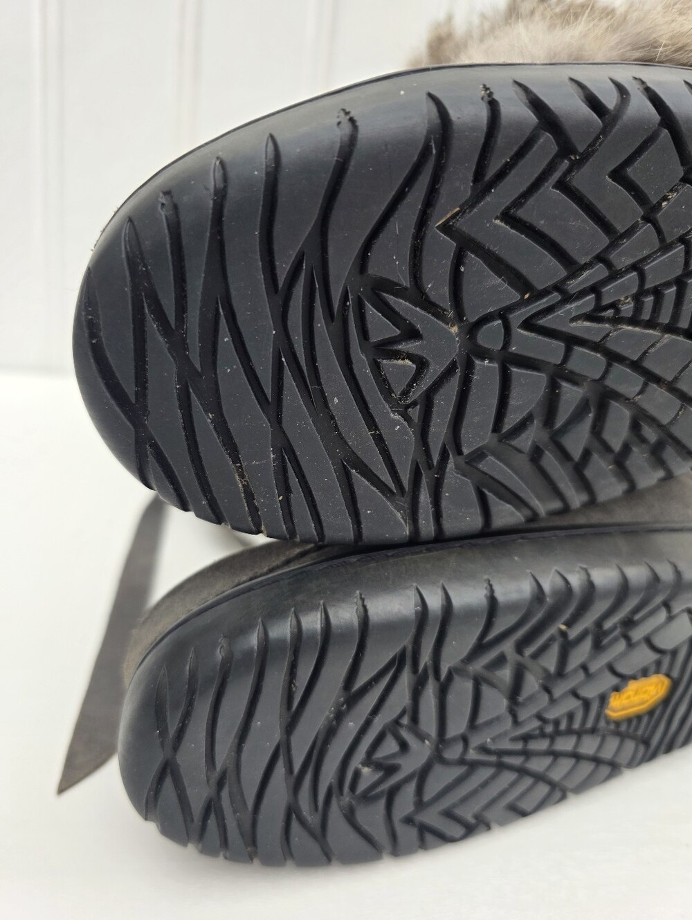 Manitobah Mukluks Tall Wrap Winter Snow Boots Charcoal Grey Rabbit Fur Size W6 - Picture 14 of 16